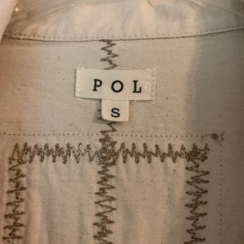 POL off white oversized blazer/shacket with top stitching detail - Picture 3 of 9